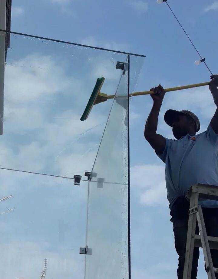 Glass cleaning